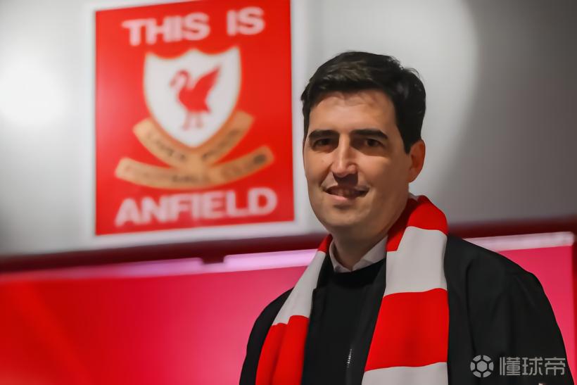 TA:利物浦还需签攻击手和中场,且在权衡买右后卫还是中卫